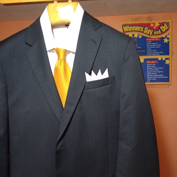 Jos A Bank Traveler Collection 2Btn/2Vent Gray Suits 44XL W38 Ins 34.5 (19) - Picture 2 of 11